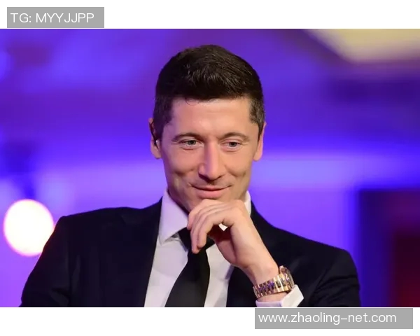 莱万再创辉煌：从足坛巨星到传奇教练的转型之路